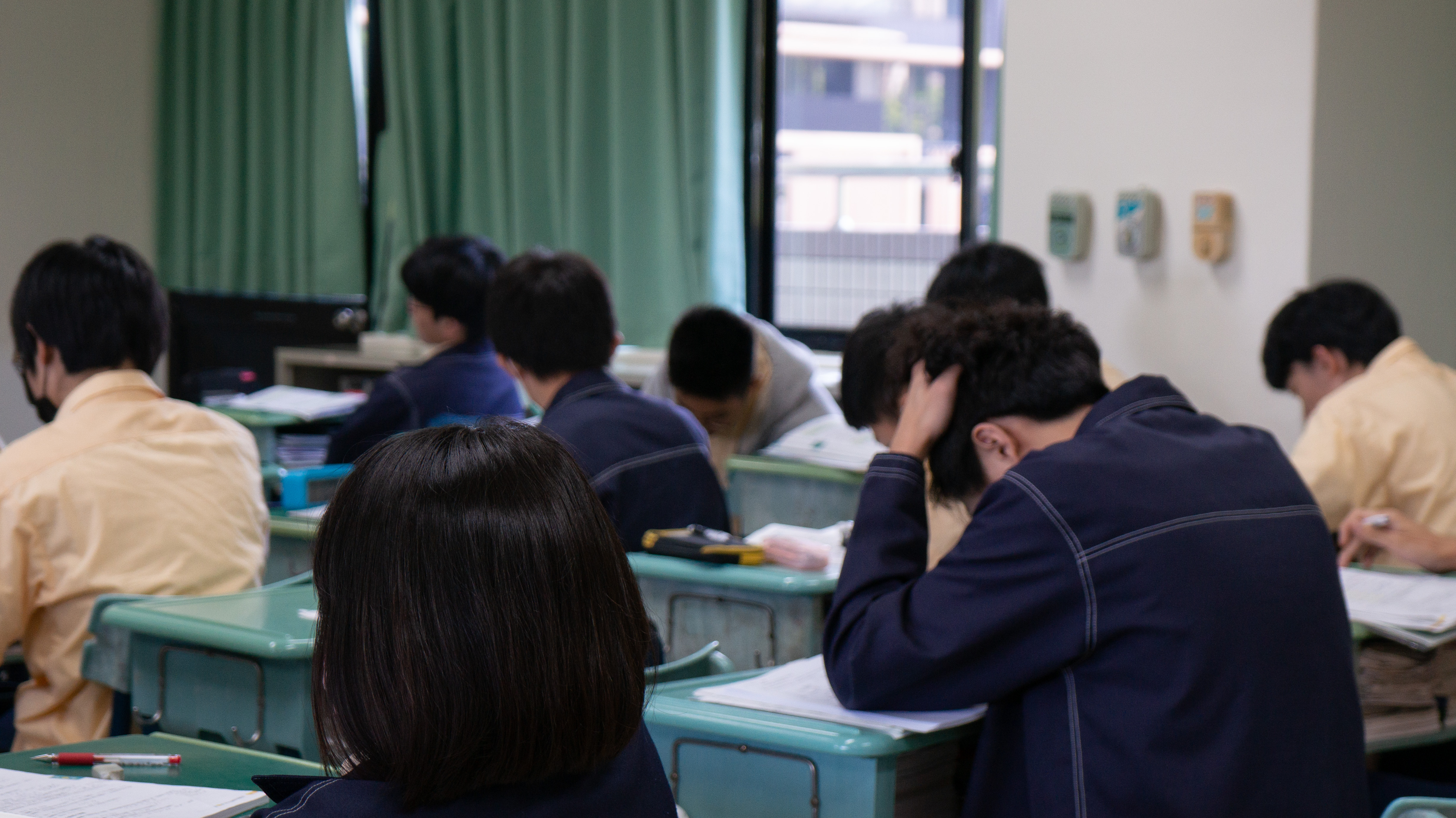 小花表示現代孩子依賴性重，離線權能讓其更獨立，承擔自己的學習責任。　圖／楊凱傑攝