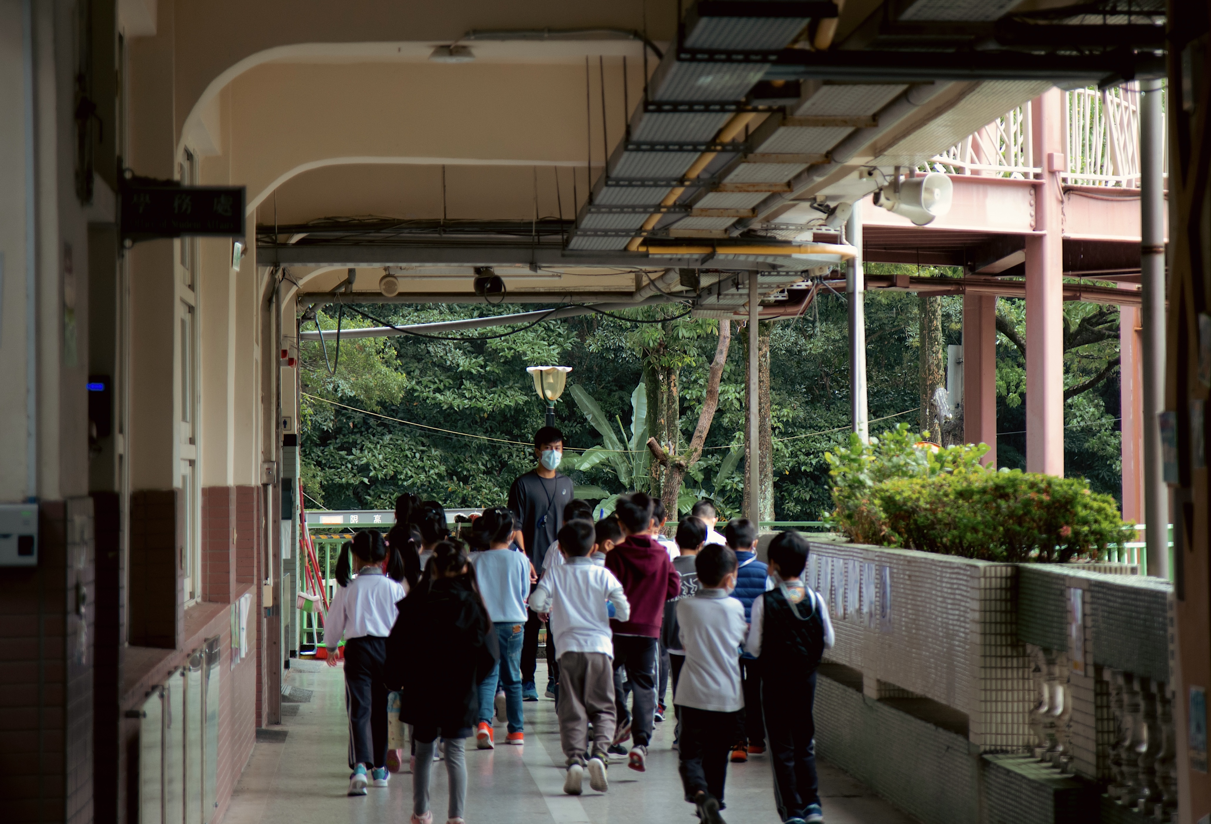 針對設有體育班的中小學來說，專任教練應專注於體育班競技訓練與選手培育，體育老師則推廣全民運動，教授一般生通識體育課。　圖／李香霆攝