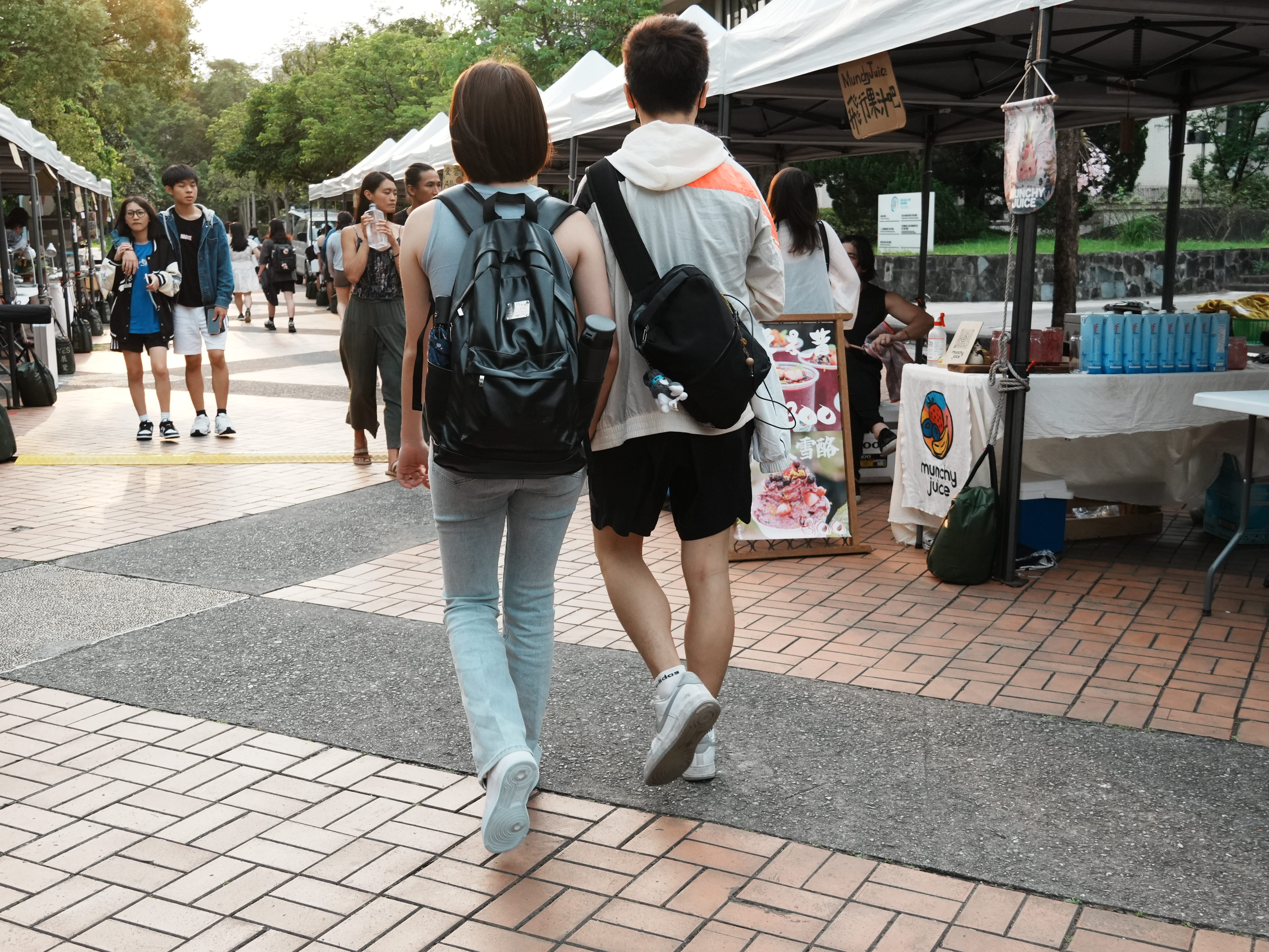 不少非自願單身者成長過程缺乏與潛在親密對象互動的經驗，直到大學才開始嚮往戀愛關係，並嘗試學習如何建立親密連結。　圖／黃伊晨攝