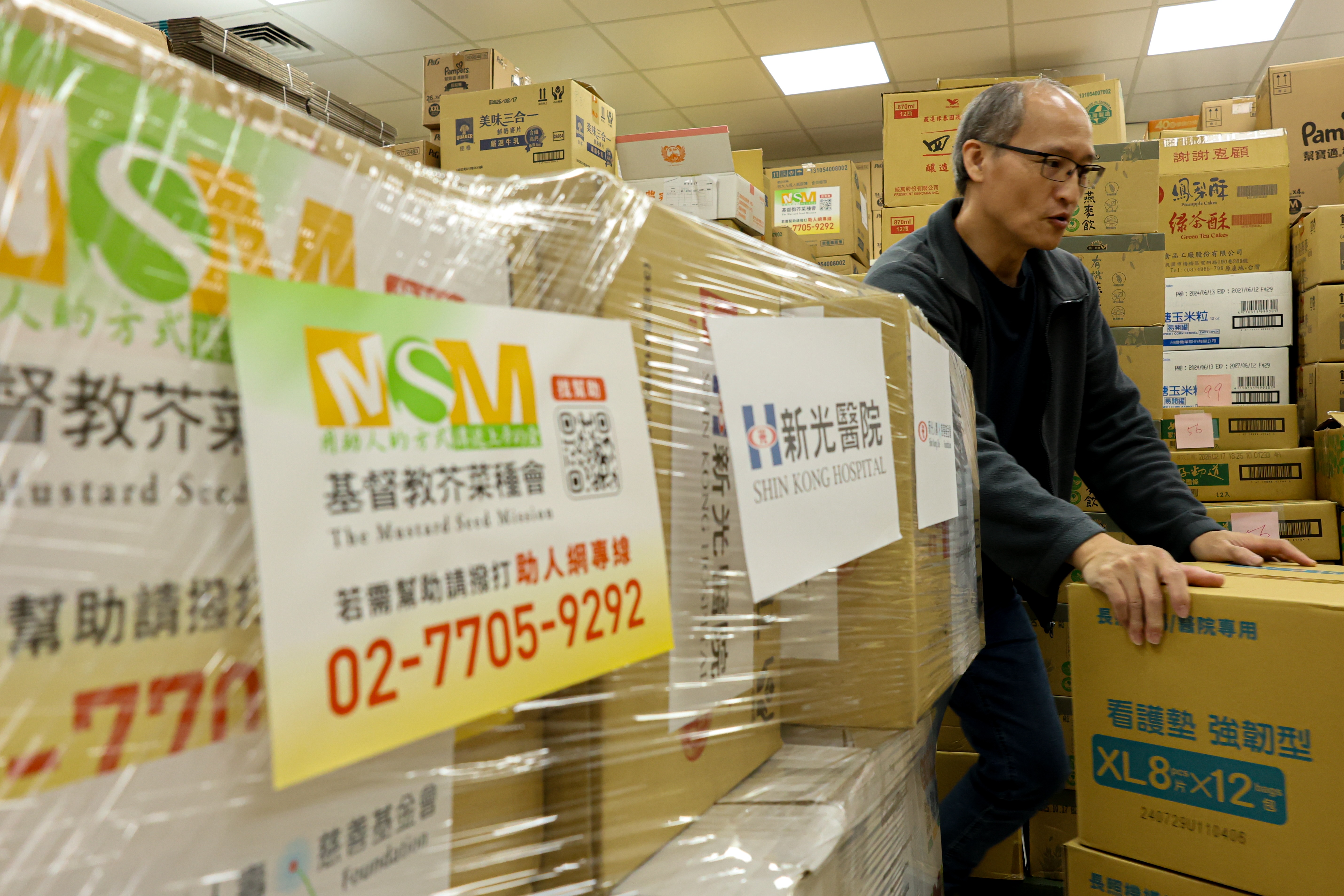 芥菜種會建立「生活照顧供需平台」，由家庭個案自行選擇所需的物資，避免資源遭到過度浪費。　圖／廖奇典攝