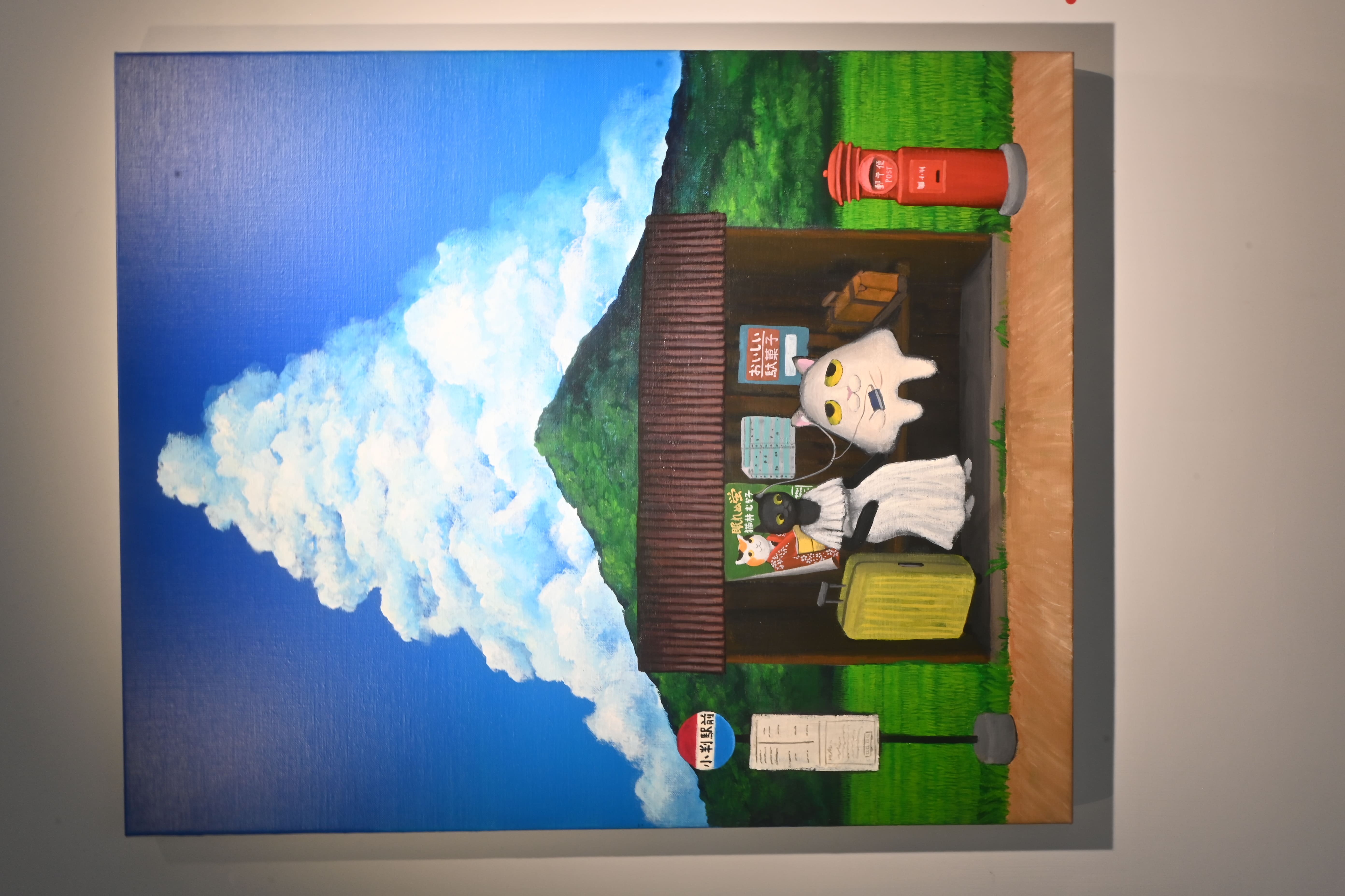 〈帰省 〉中特別描繪貼於公車亭的演歌海報，而演歌是基於生活情感所演唱的歌曲種類，為日本傳統文化之一。　圖／王翊丞攝