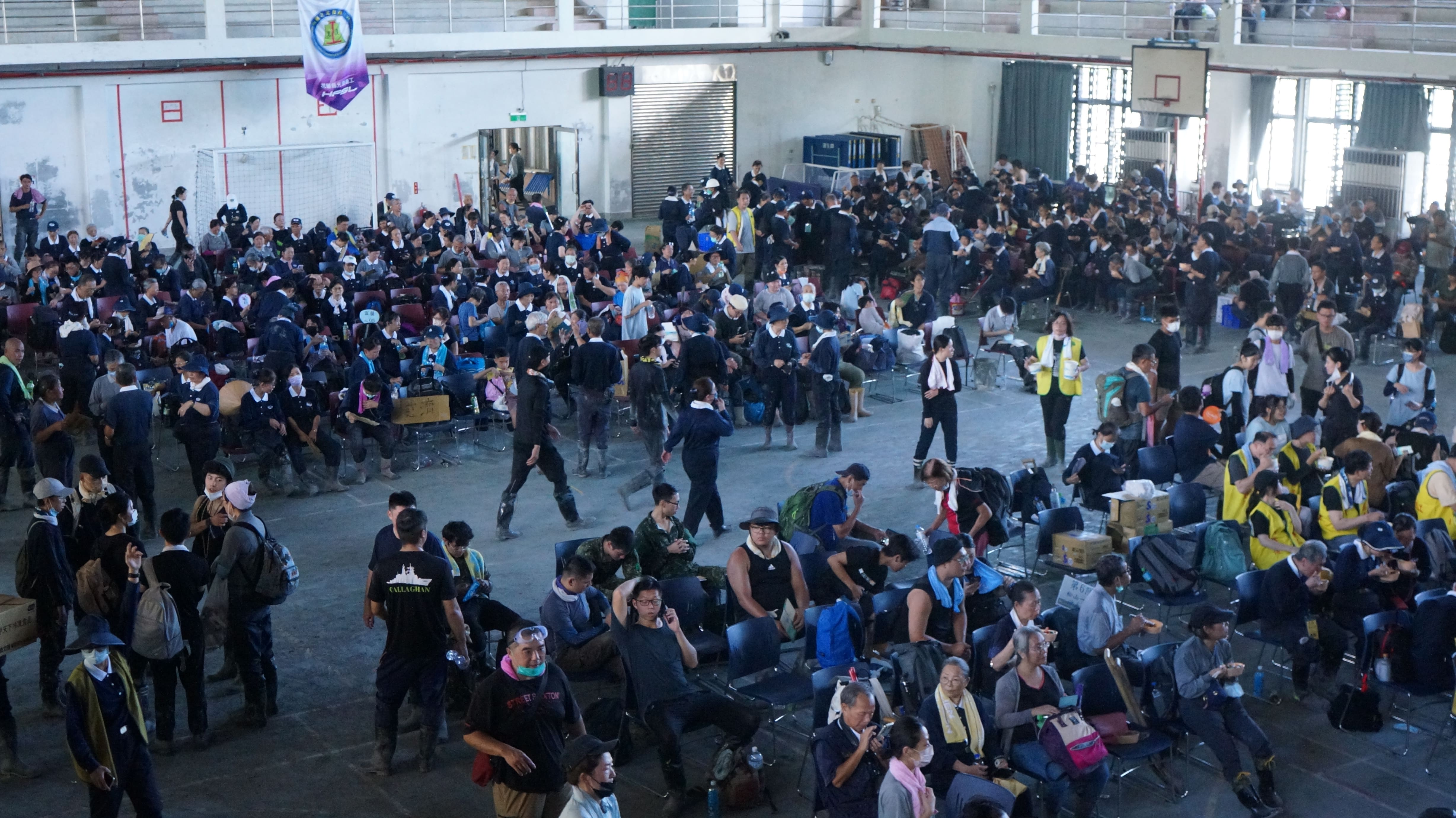 光復商工活動中心做為附近志工的休息站，需要大量的便當與物資來供應給志工。圖／志工楊凱傑提供