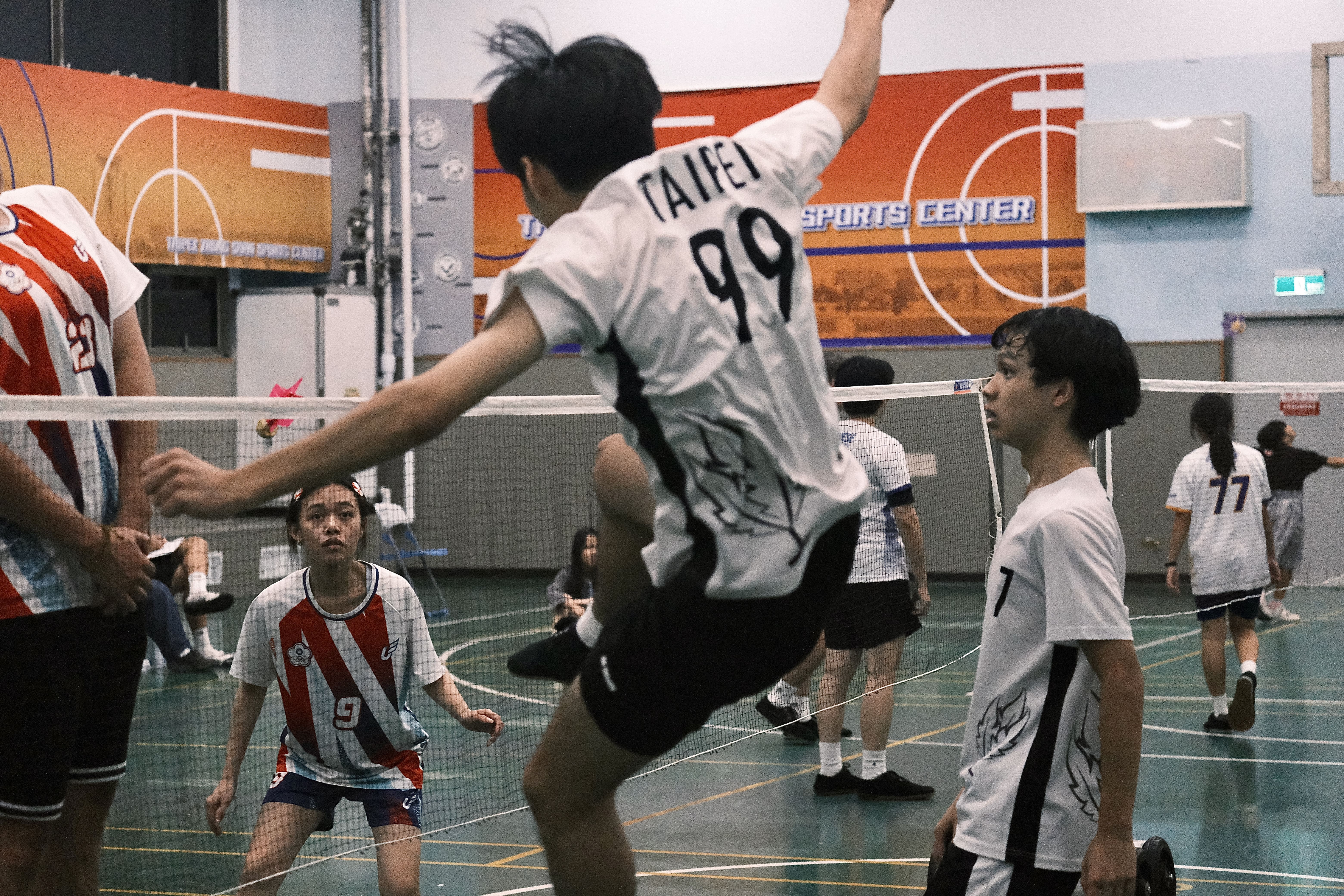 胸口迎毽奮力踢擊　台灣毽球放眼國際舞台