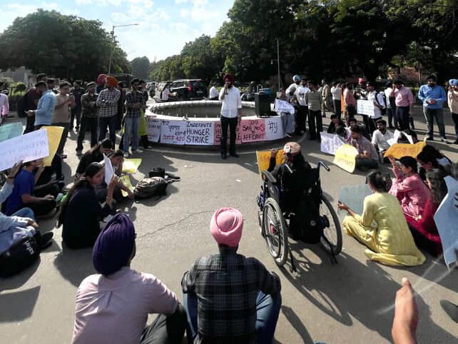 旁遮普學生捍衛憲法權利　校方同意撤反抗議宣誓書