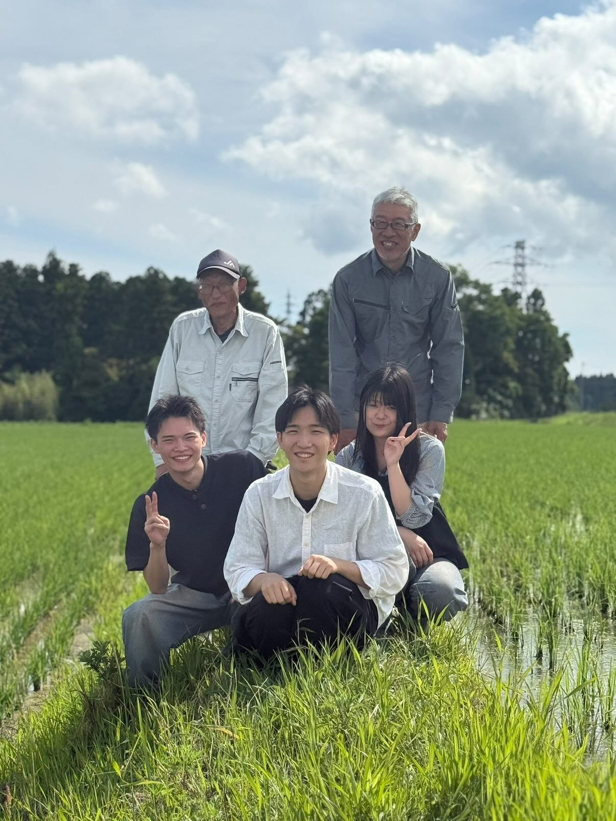 學生們前往上橫山地區，與伊藤春雄深度訪談，了解他對地方永續的理念。　圖／伊藤清子提供