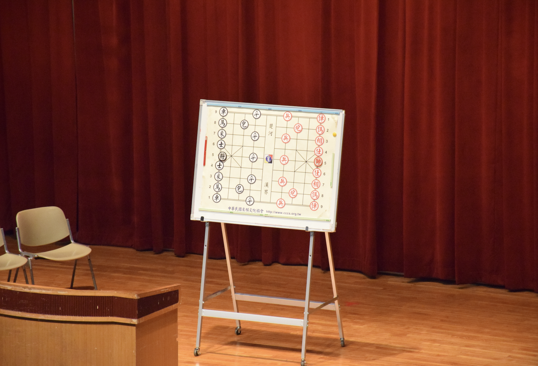 象棋是策略遊戲，蘊含中國傳統文化中的兵法思想、哲學思維和美學價值，需要邏輯思考。    圖／江虹攝