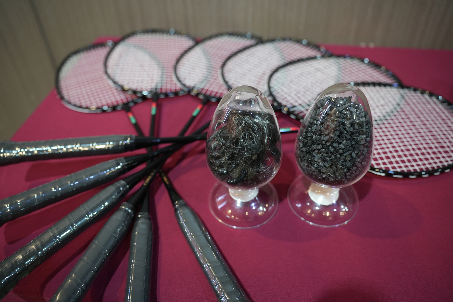 風機葉片碳纖維再利用　中興製全球首支再生羽球拍