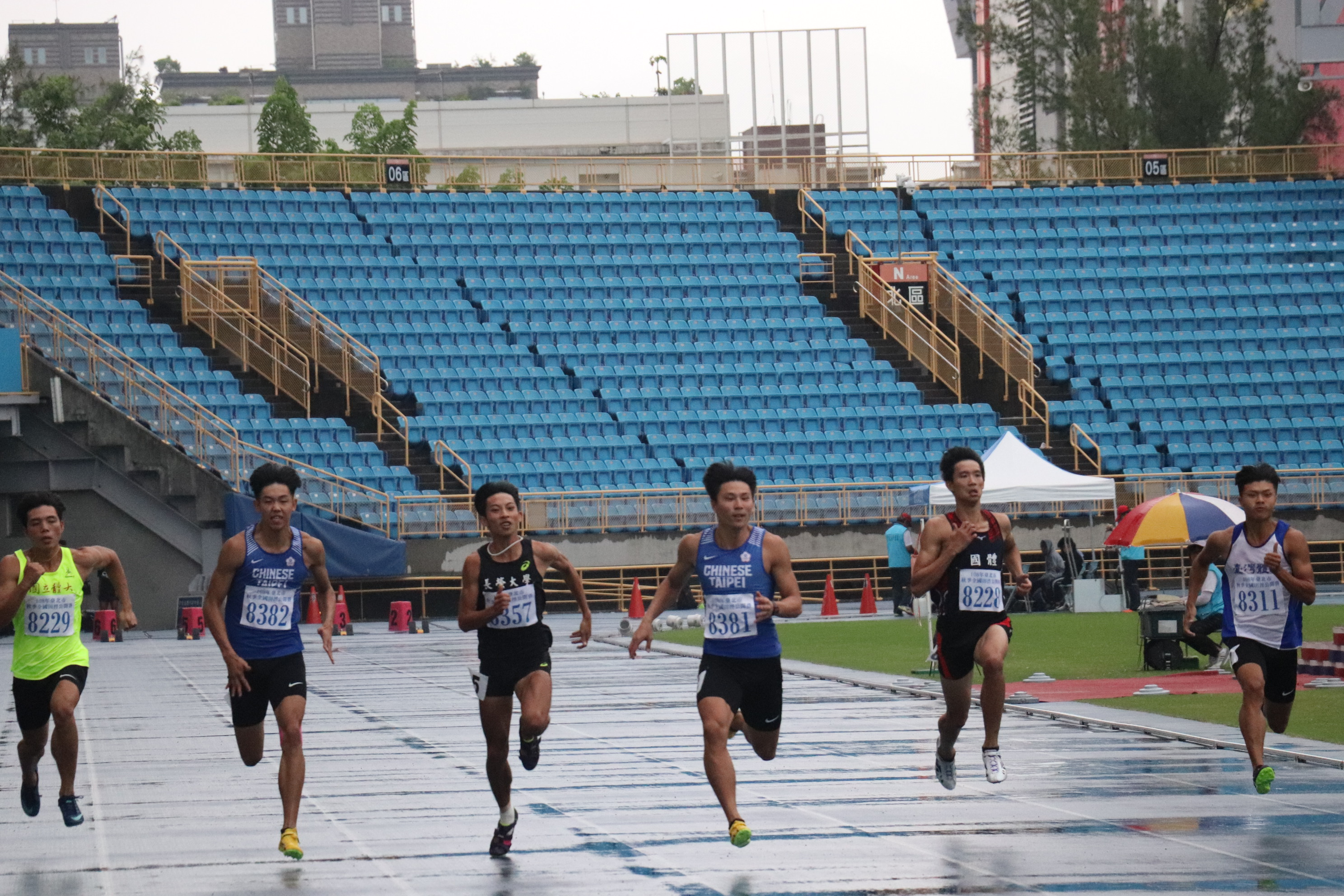 不畏風雨　鄭博宇田徑公開賽奪冠